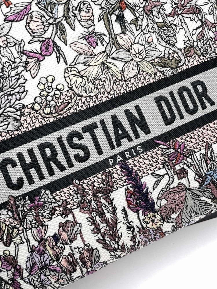 Luxury Refined Embroidered Shoulder Bag