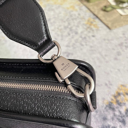 Elegant Refined Shoulder Bag