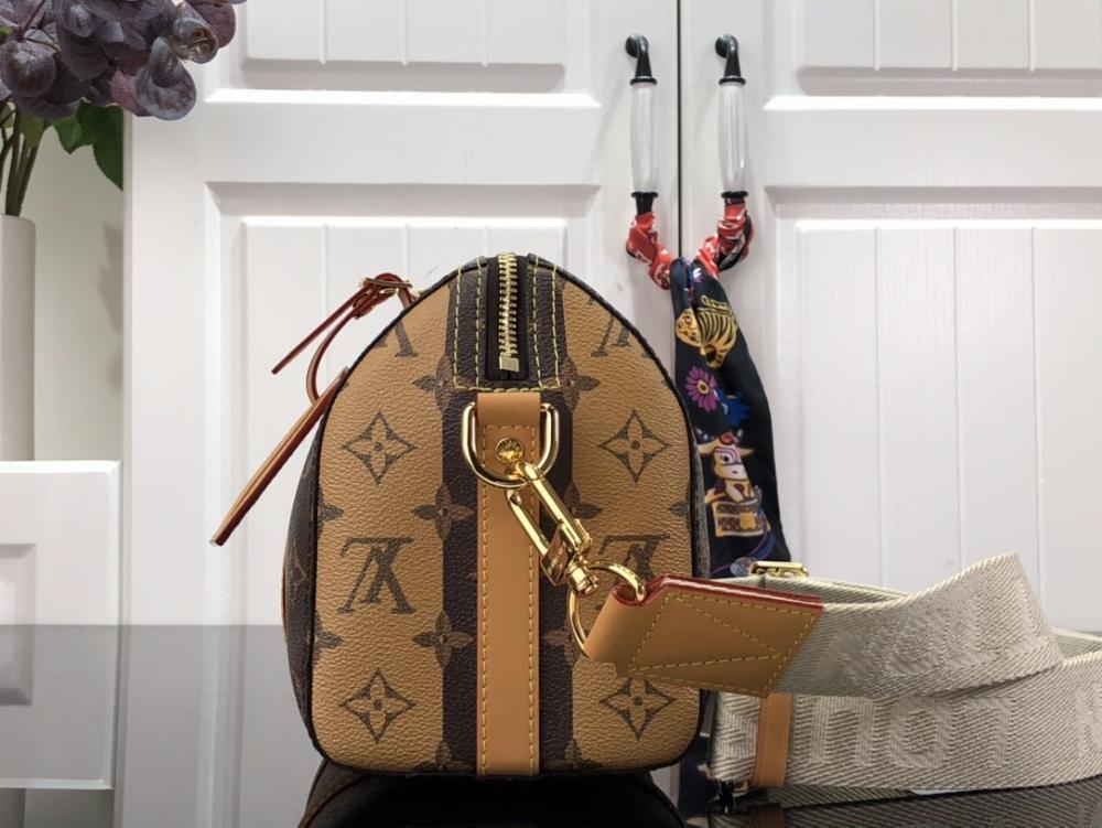 Classic Elegant Travel Bag