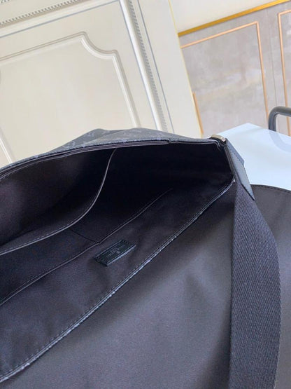 Classic Premium Shoulder Bag