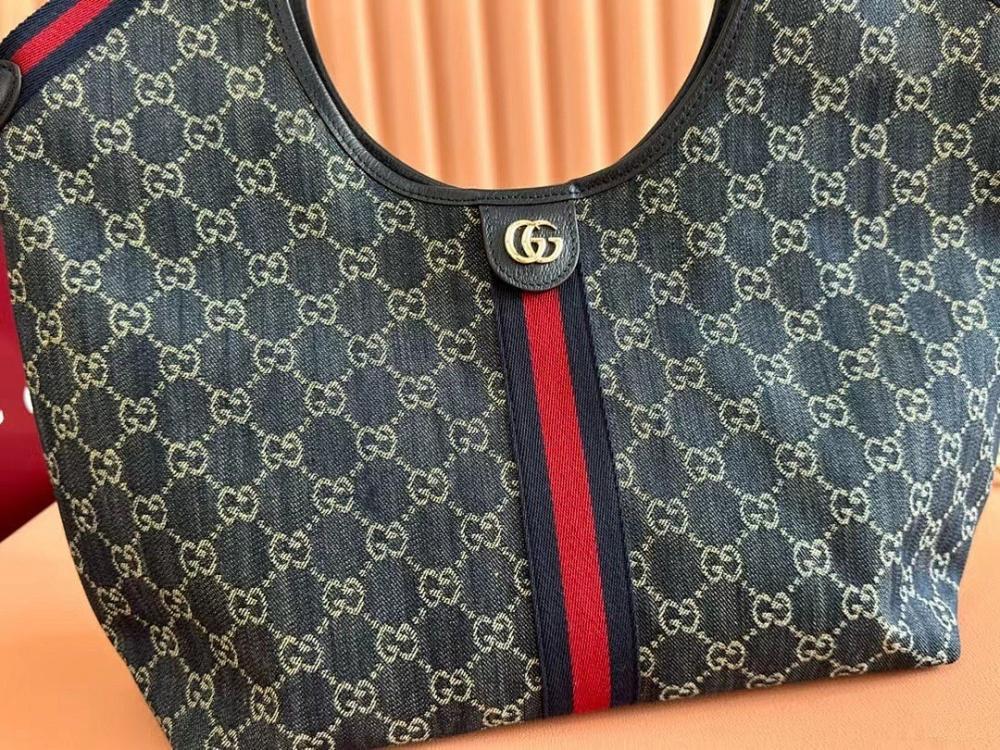 Elegant Top Handle Bag – Limited Edition