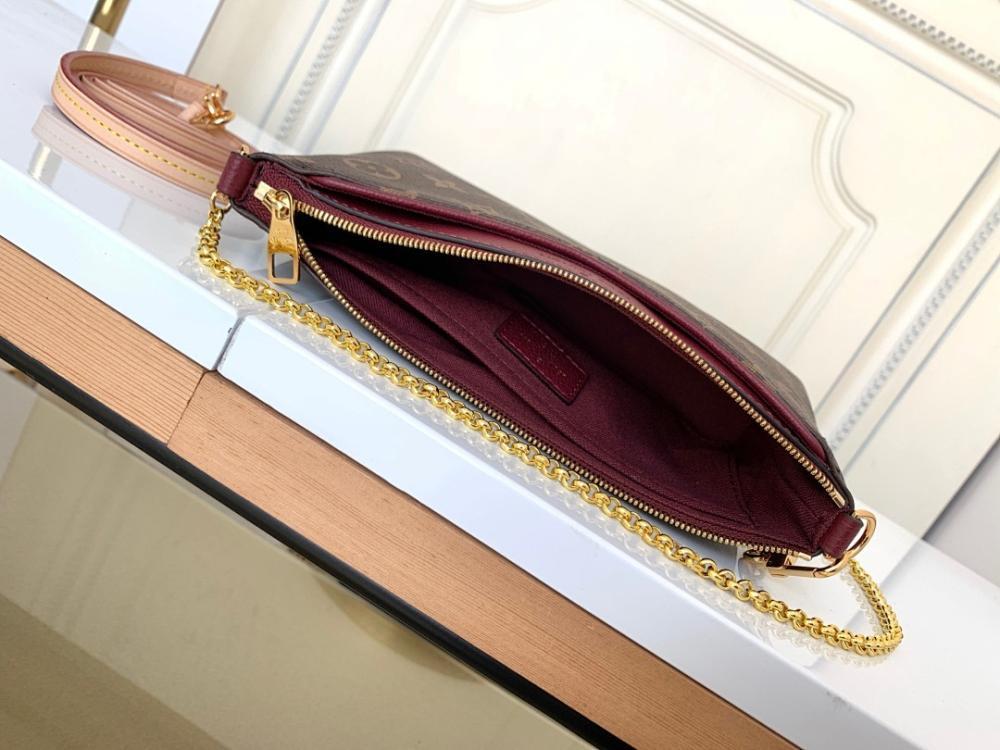 Stylish Refined Gold Leather Crossbody Bag