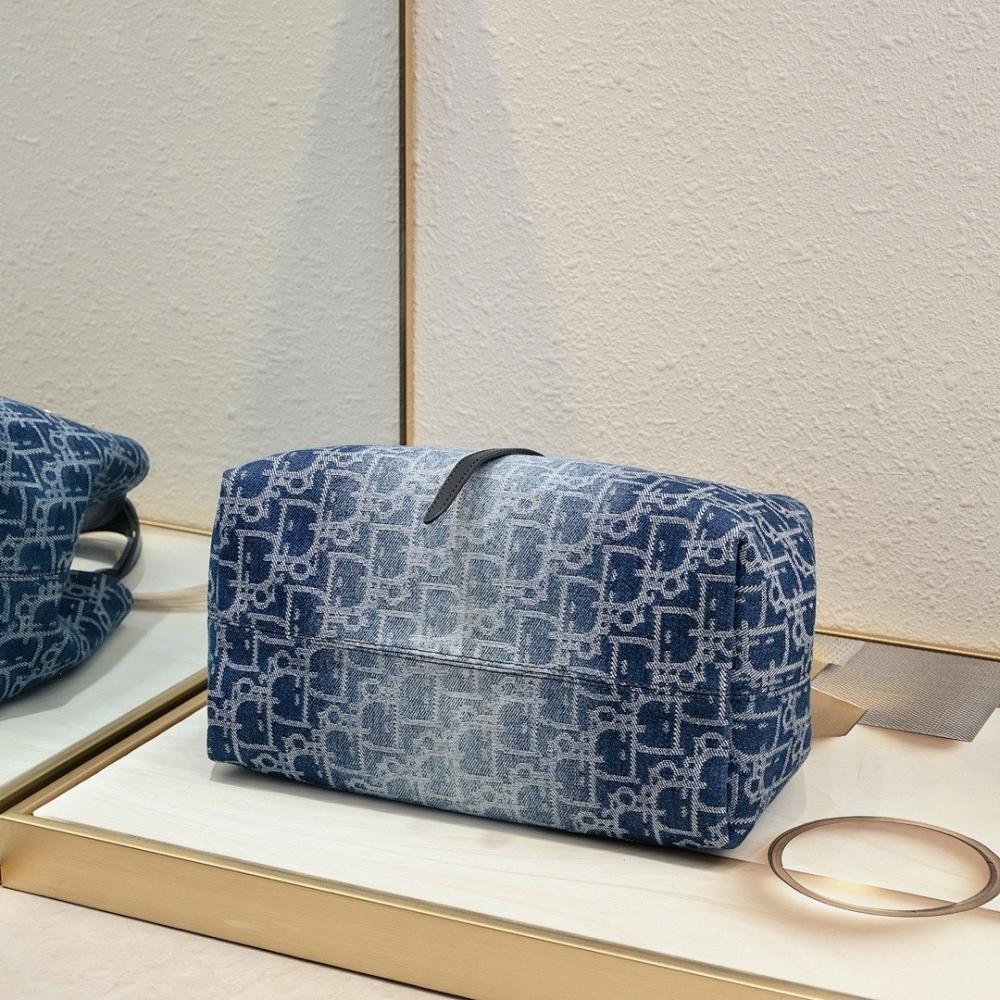 Modern Refined Calfskin Crossbody Bag