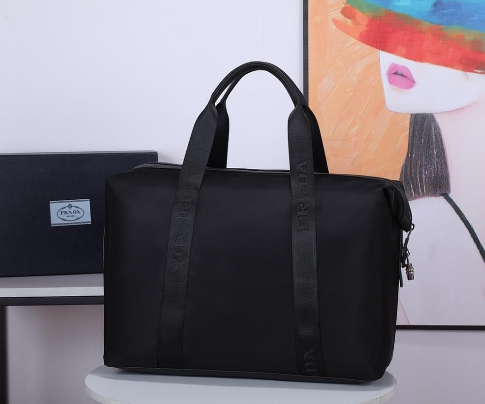 Elegant Stylish White Travel Bag