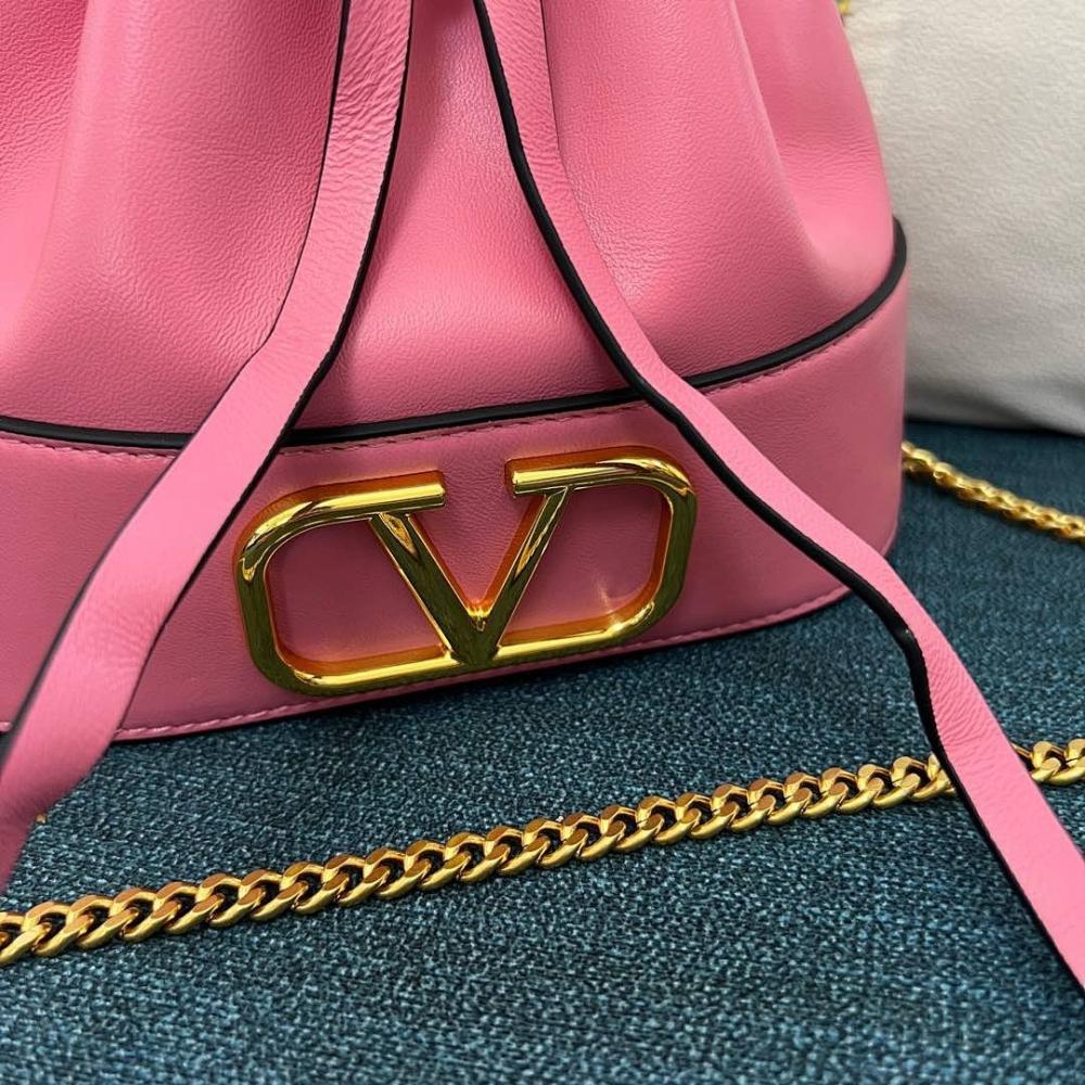 Modern Elegant Leather Bucket Bag – Limited Edition