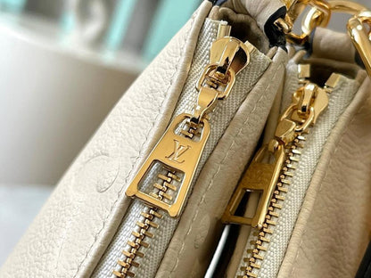 Elegant Refined Gold Monogram Jacquard Shoulder Bag