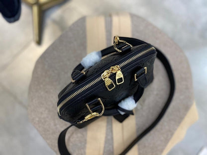 Stylish Leather Crossbody Bag – Special Edition