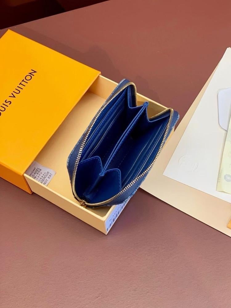 Modern Calfskin Wallet