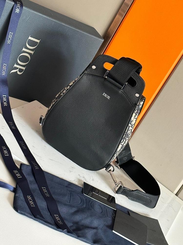 Luxury Elegant Black Quilted Calfskin Shoulder Bag