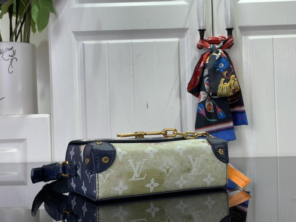 Classic Leather Shoulder Bag