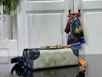 Classic Leather Shoulder Bag