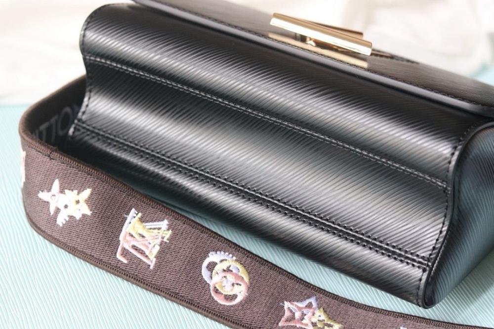 Elegant Embroidered Leather Shoulder Bag – Limited Edition