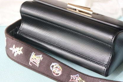 Elegant Embroidered Leather Shoulder Bag – Limited Edition