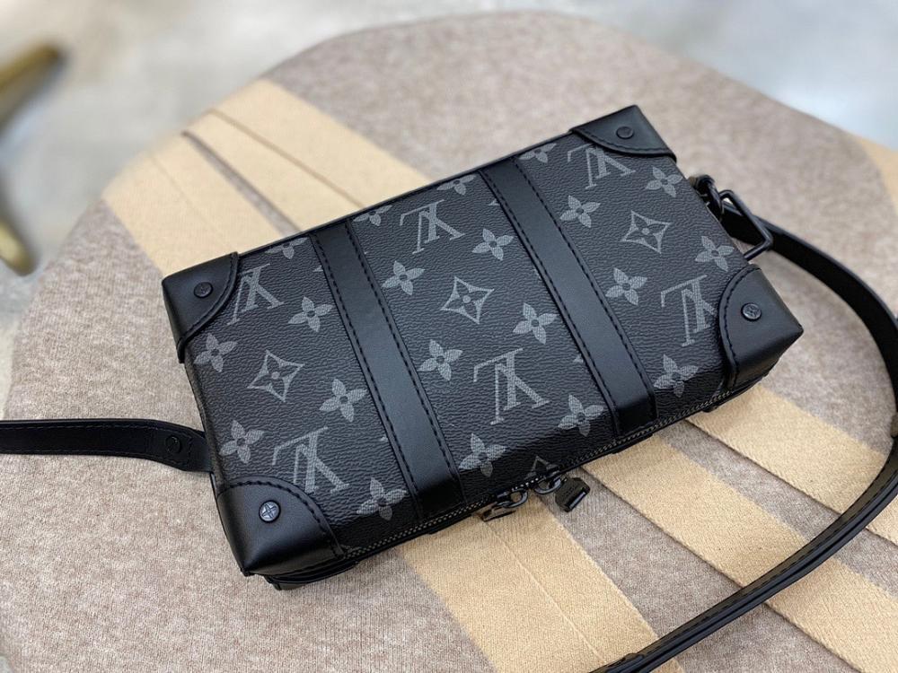 Classic Shoulder Bag – Limited Edition