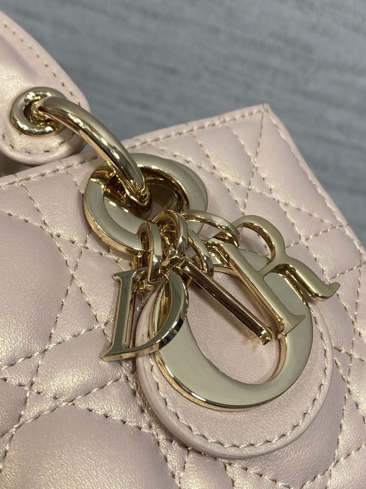 Classic Leather Shoulder Bag