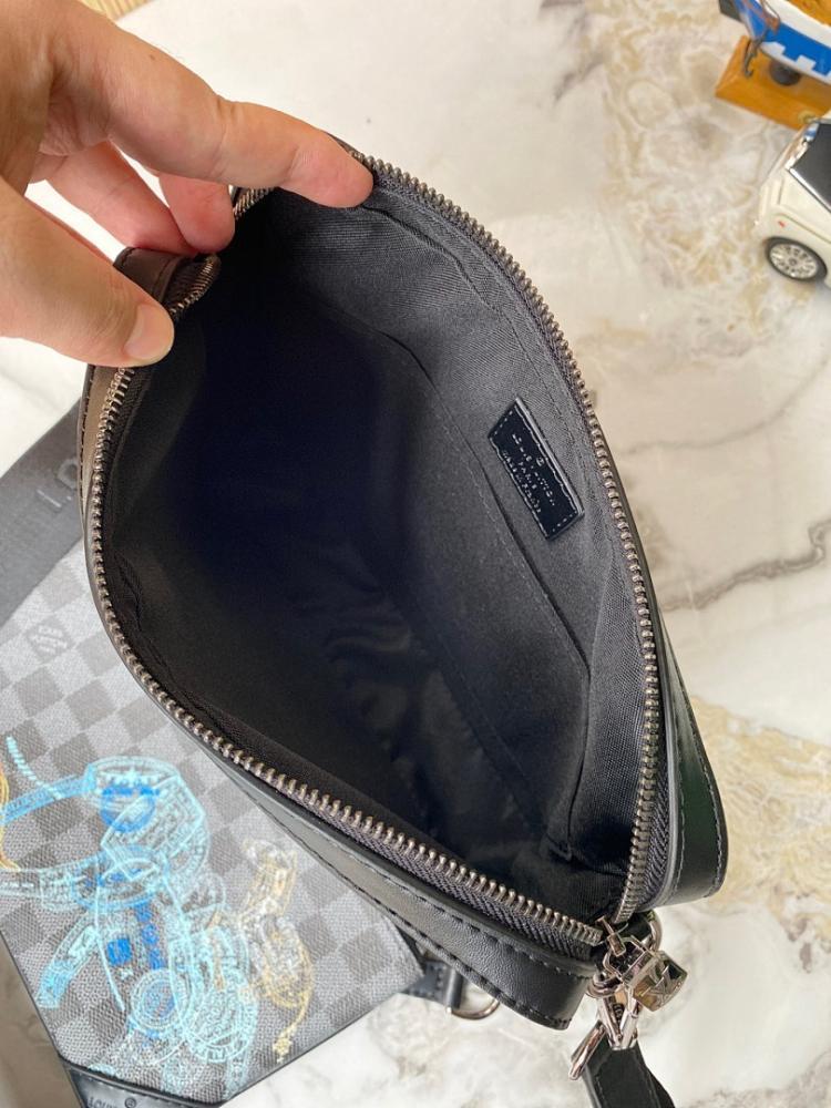 Elegant Shoulder Bag – Limited Edition
