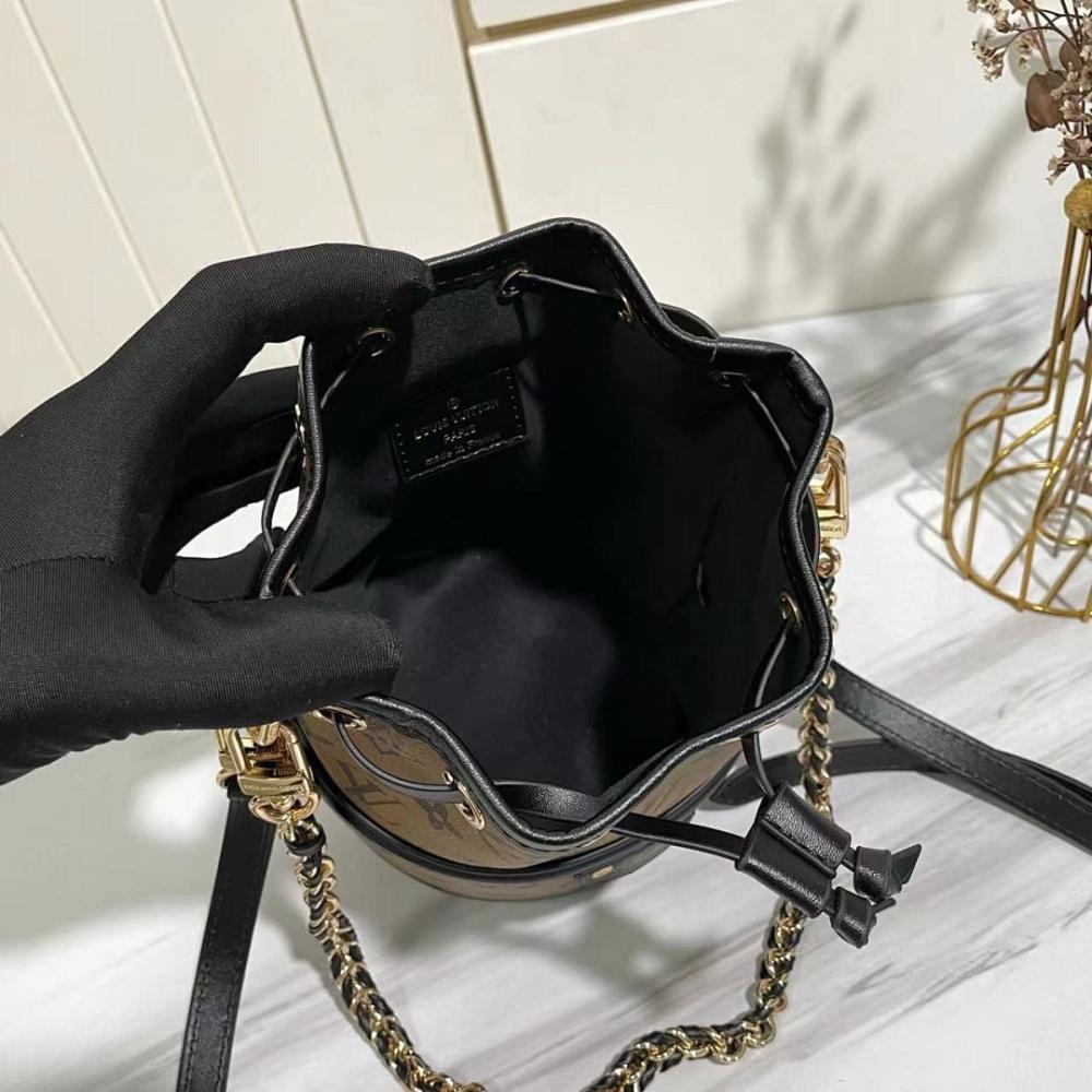 Classic Italian-Inspired Bucket Bag