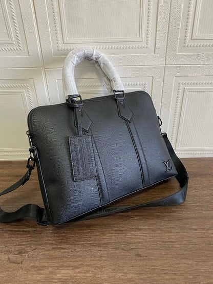 Stylish Refined Leather Crossbody Bag