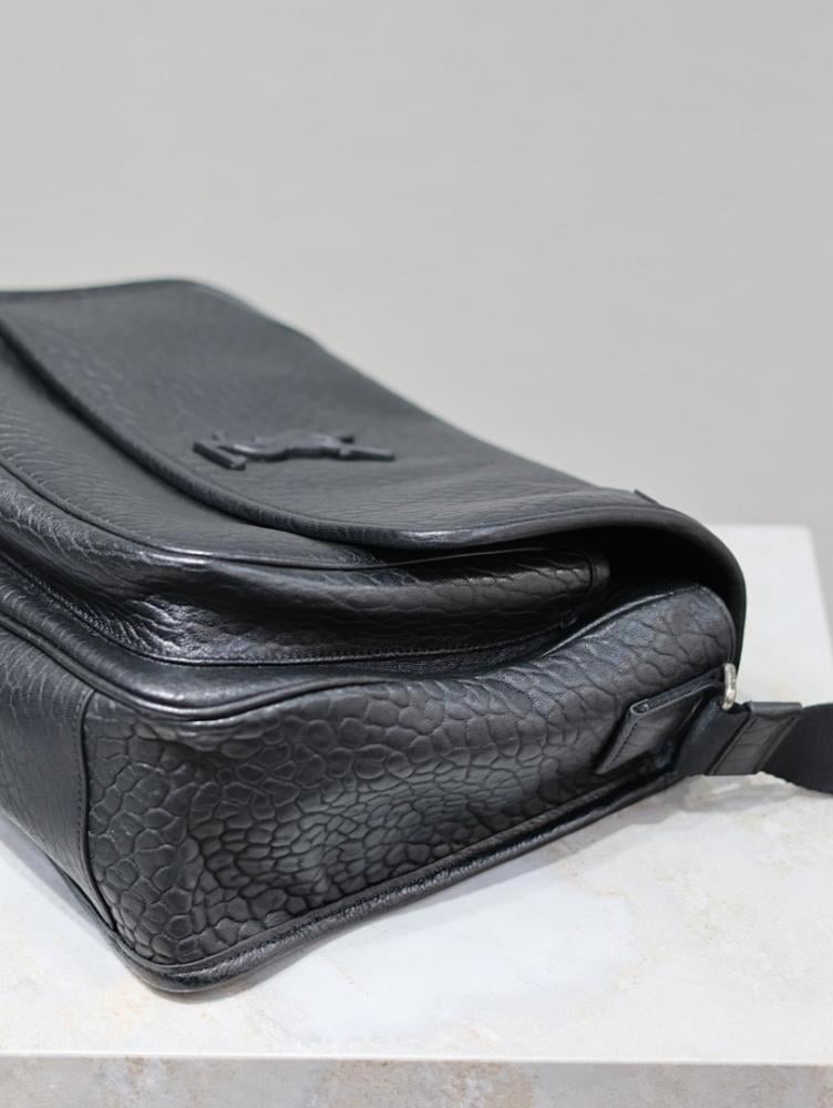 Modern Refined Lambskin Shoulder Bag