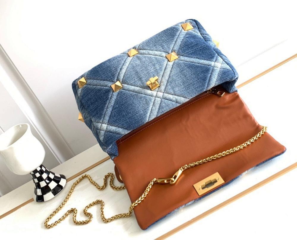 Stylish Quilted Lambskin Shoulder Bag – Limited Edition