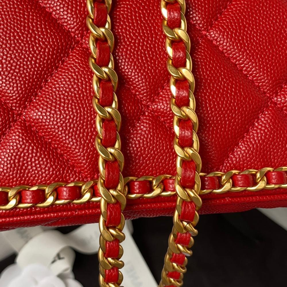 Classic Shoulder Bag