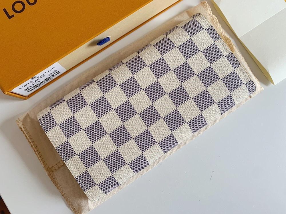 Modern Wallet