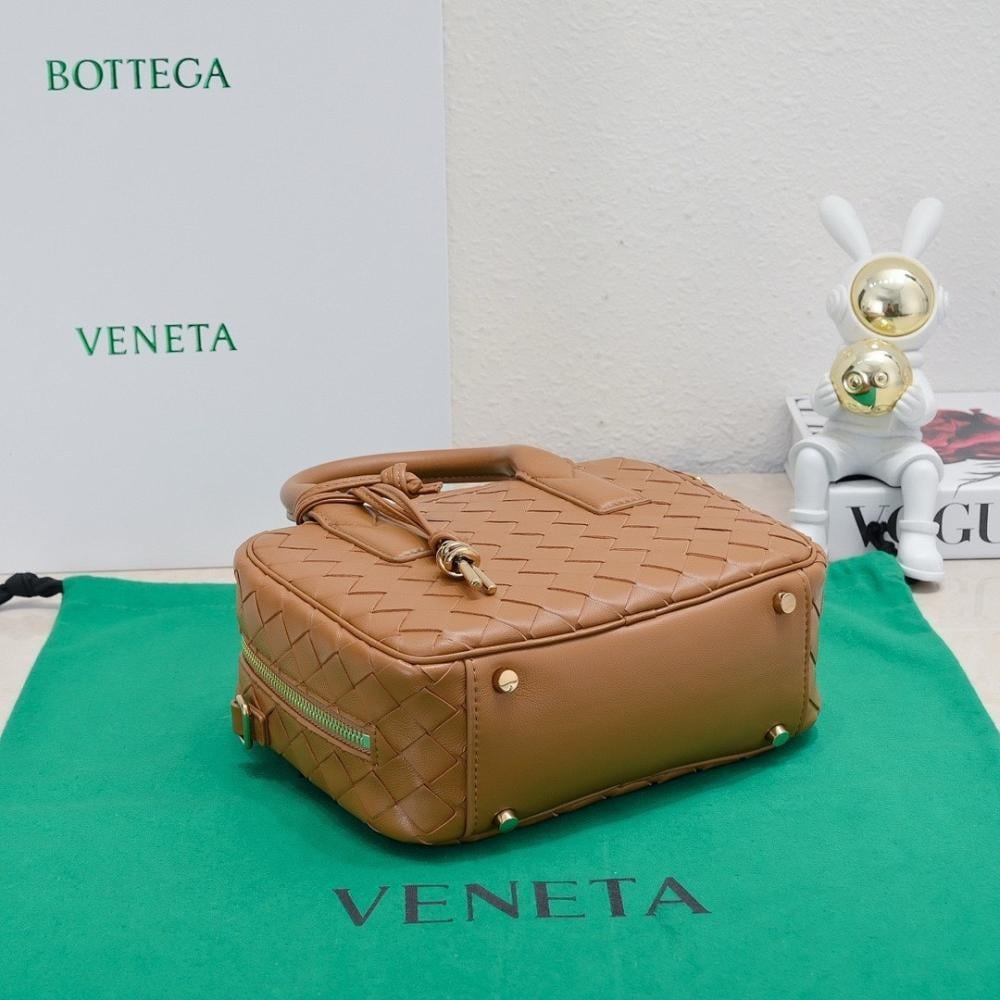 Elegant Top Handle Bag – Special Edition