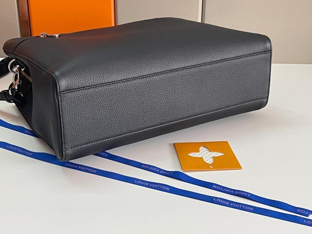 Stylish Refined Leather Shoulder Bag