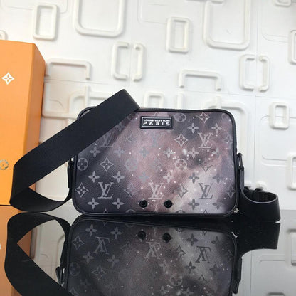 Practical Messenger Bag