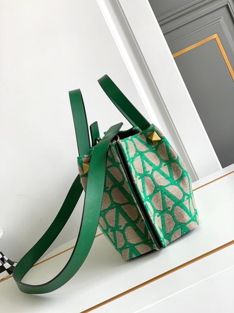 Elegant Stylish Woven Bag