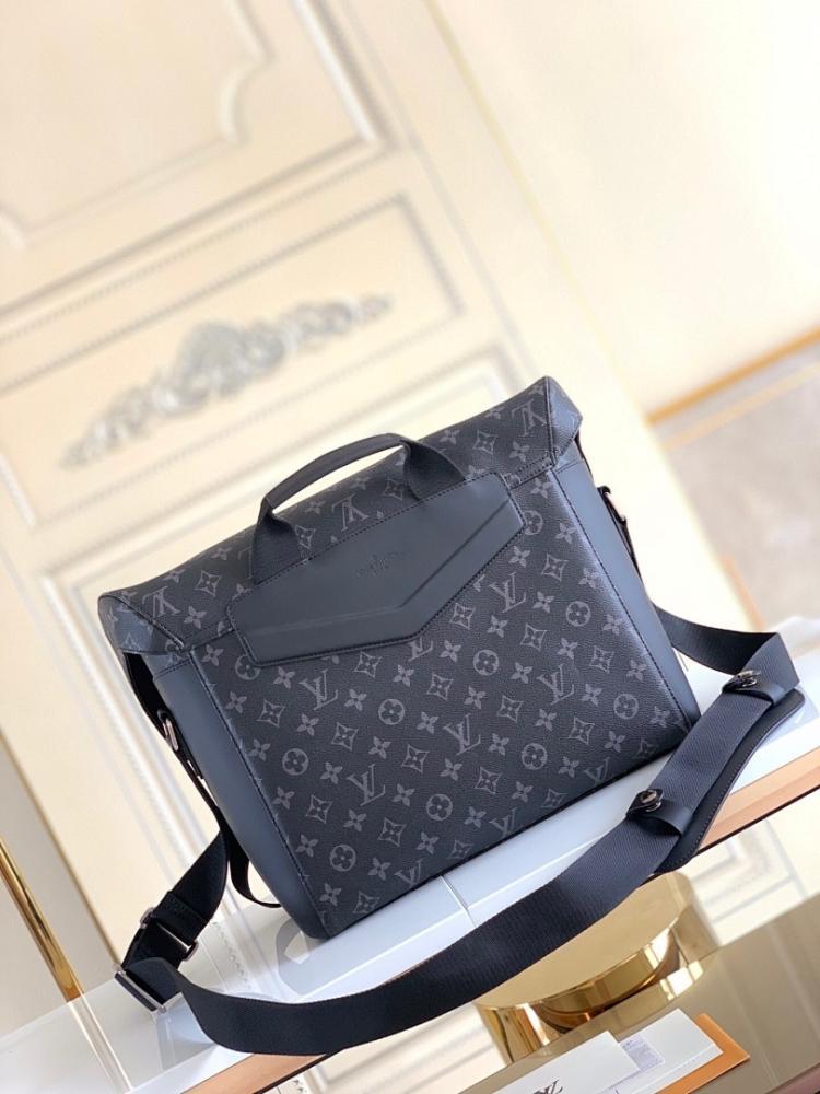 Elegant Refined Canvas Shoulder Bag