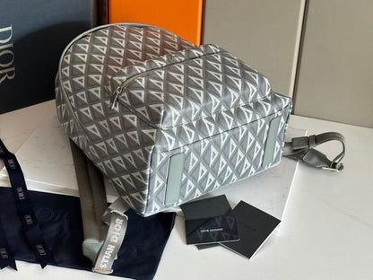 Elegant Refined Black Quilted Leather Shoulder Bag