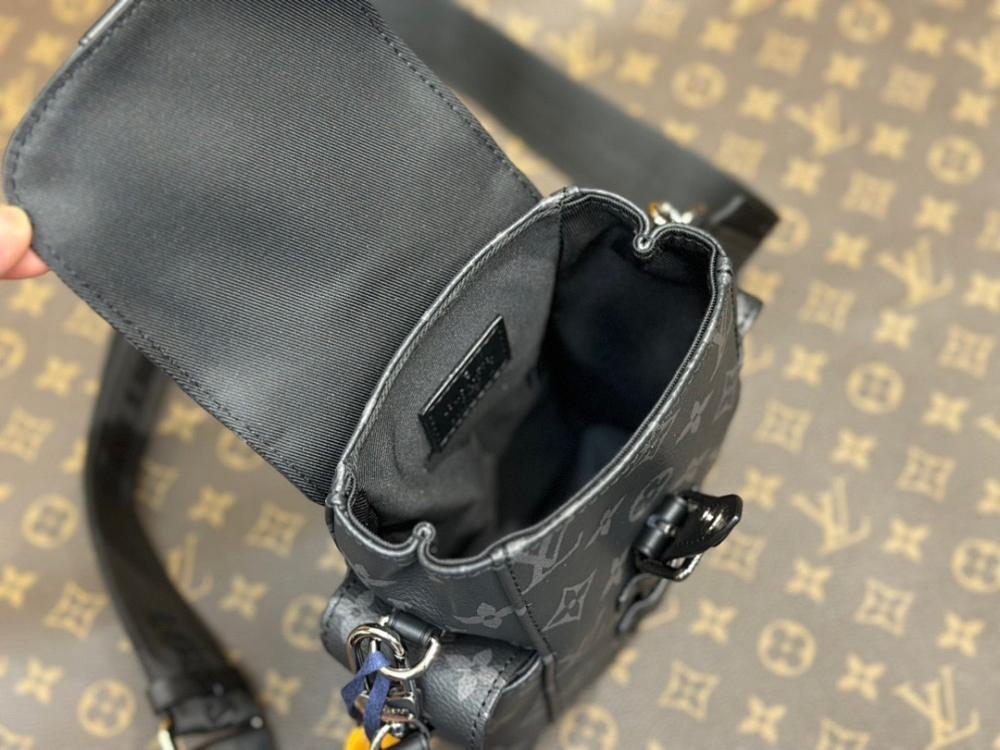 Italian-Inspired Elegant Black Leather Crossbody Bag