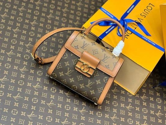 Stylish Refined Leather Crossbody Bag