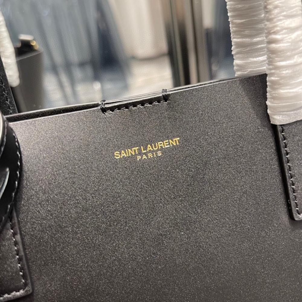 Elegant Shoulder Bag – Limited Edition