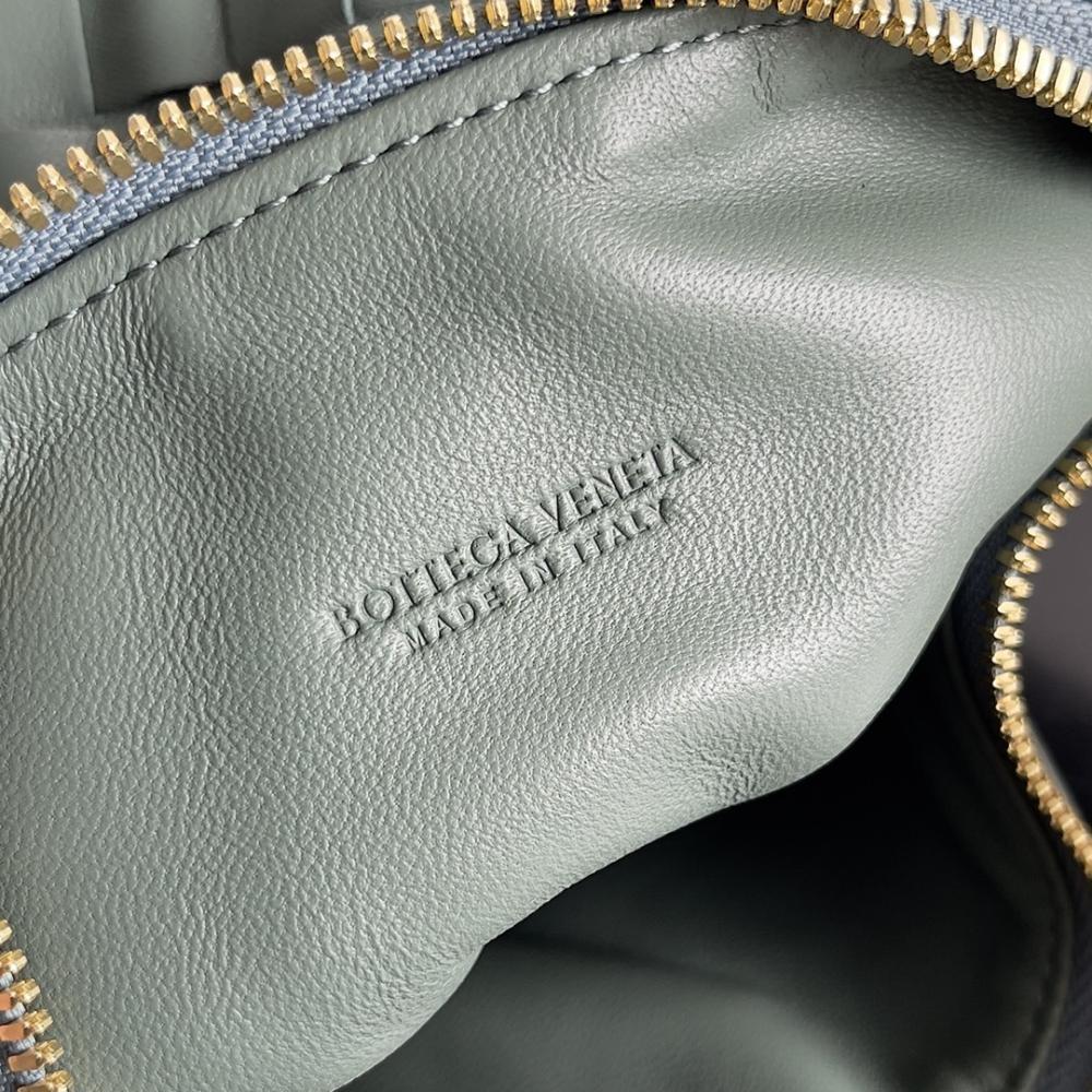 Classic Shoulder Bag