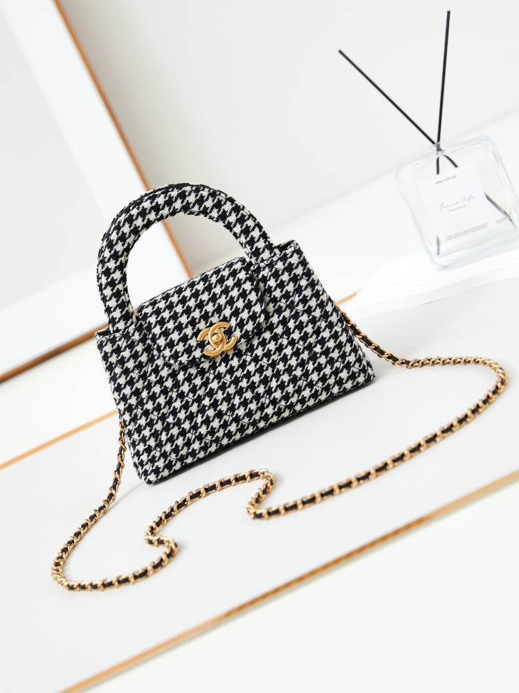 Alma Leather Shoulder Bag