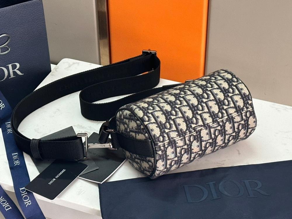 Italian-Inspired Luxury Black Leather Shoulder Bag