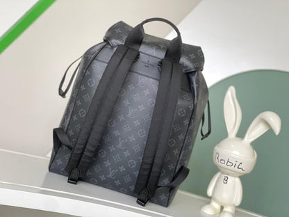 Classic Refined Leather Shoulder Bag