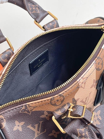 Modern Italian-Inspired Embroidered Leather Shoulder Bag