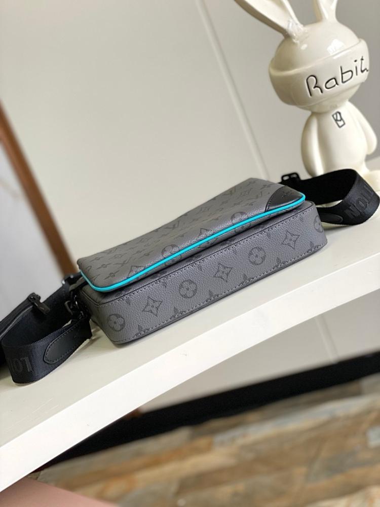 Modern Refined Shoulder Bag