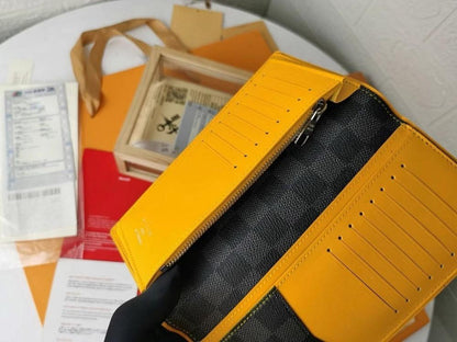 Modern Elegant Leather Wallet – Limited Edition