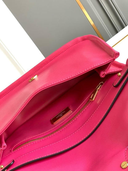 Elegant Refined Leather Crossbody Bag