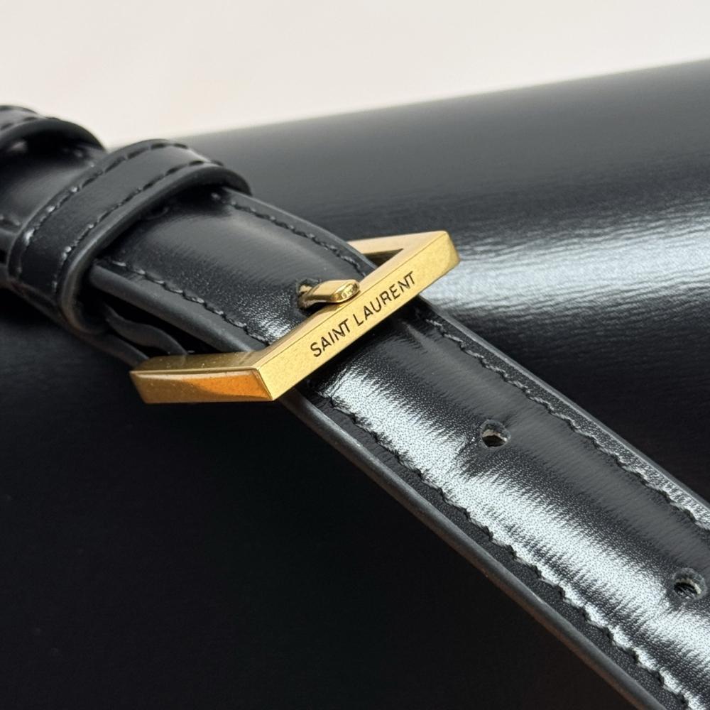 Elegant Leather Top Handle Bag