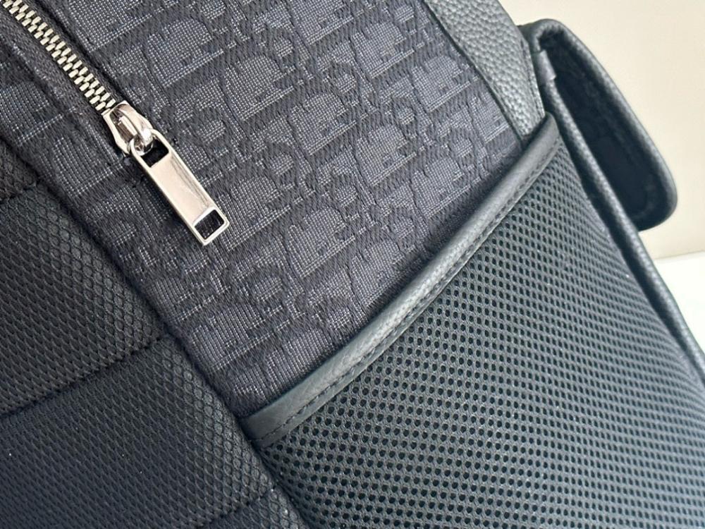 Stylish Refined Beige Quilted Jacquard Shoulder Bag