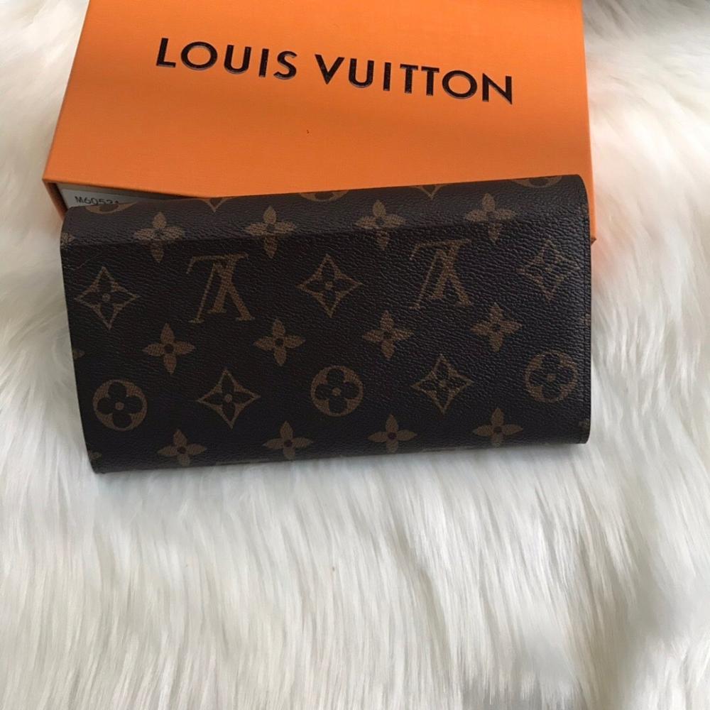 Italian-Inspired Luxury Wallet