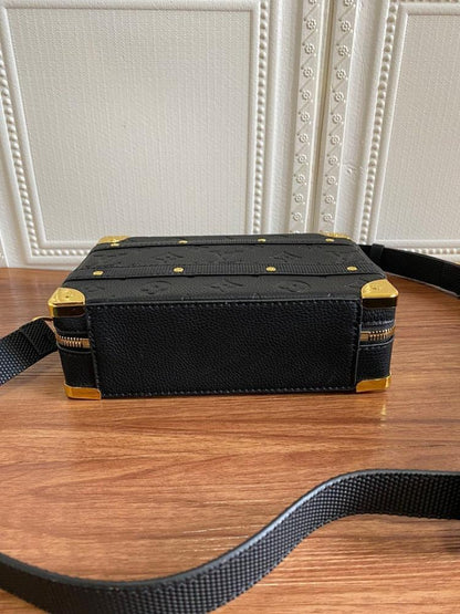 Elegant Refined Studded Leather Shoulder Bag