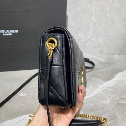 Modern Stylish Lambskin Shoulder Bag