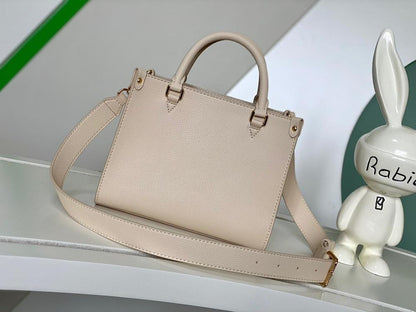 Elegant Leather Shoulder Bag – Limited Edition
