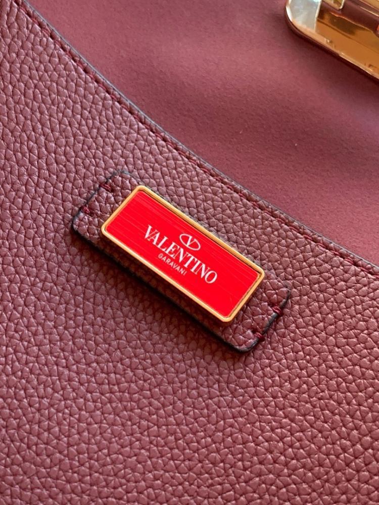 Stylish Studded Calfskin Shoulder Bag – Limited Edition